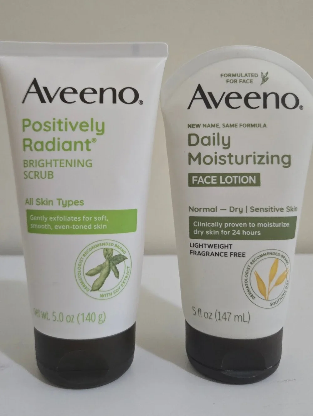 New Aveeno Set: Brightening Scrub & Daily Moisturizing Face Lotion